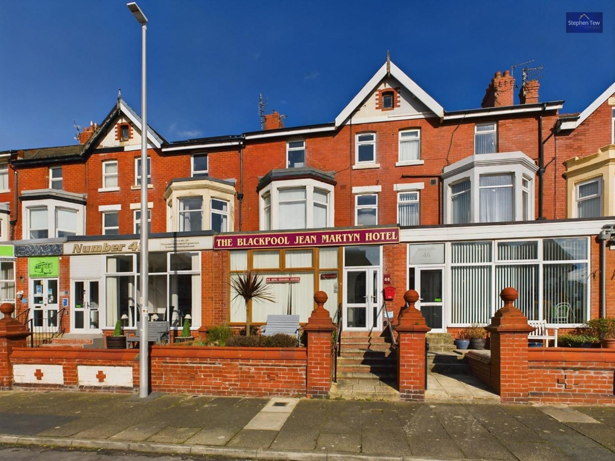 Pinnacle Hotel And Suites Formerly Jean Martyn Hotel Blackpool Extérieur photo